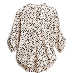 Warren • Medium Split Neck Shirt